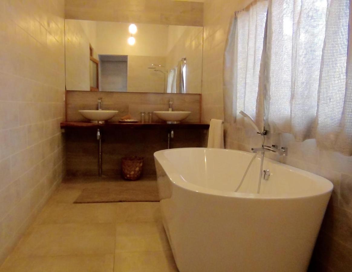 Les Paletuviers Hotel Toubakouta Kültér fotó